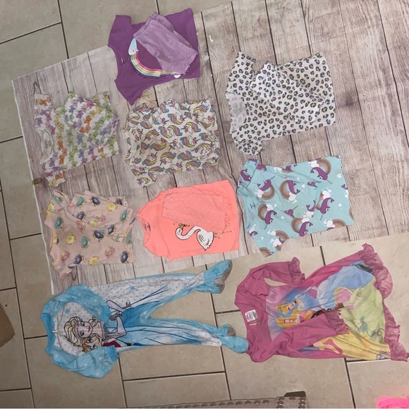 Huge 3T Pajama bundle (9 items) - Picture 8 of 12